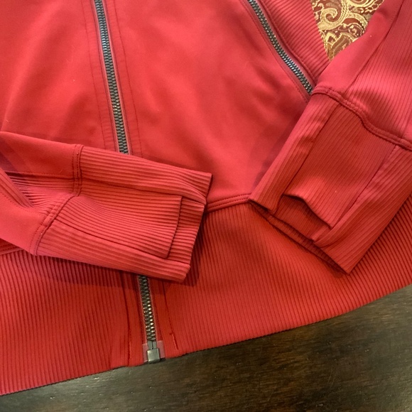 Lululemon Movement to Movement Jacket Full-Zip in dark sport red,Size: 6, NWOT - Picture 3 of 7